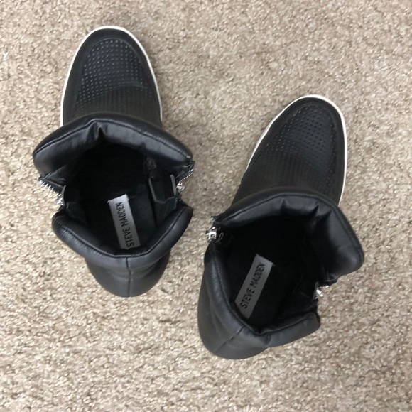 💕Steve Madden Black Hightop Wedges💕 - Picture 8 of 8